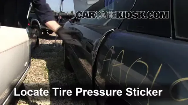 1994 Chevrolet Camaro 3.4L V6 Coupe Pneus et roues Vérifier la pression des pneus